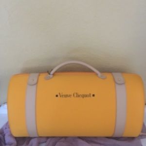 Veuve Clicquot flute champagne travel